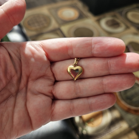 10k Three Golds Heart Pendant Necklace - Picture 4 of 8